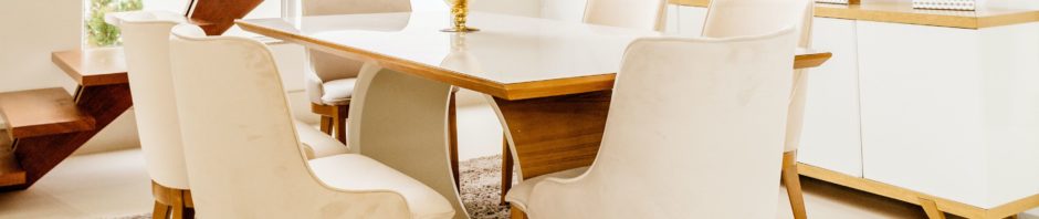 Comedor con sillas de diseño
